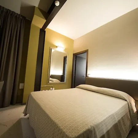 Hotel Aaron Mestre
