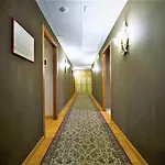 Aaron Hotel