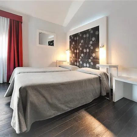 Aaron Hotel 3*