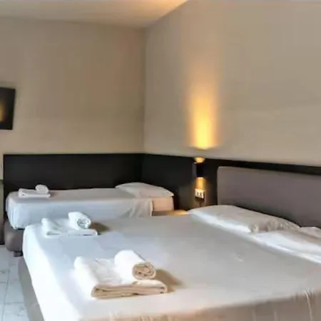 Hotel Aaron Mestre