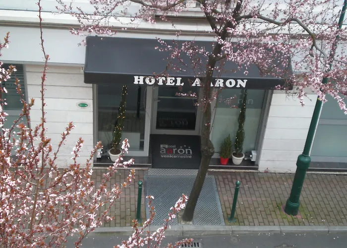 Hotel Aaron Mestre