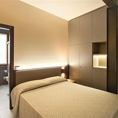 Hotel Aaron 3*