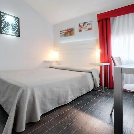 Aaron Hotel 3*