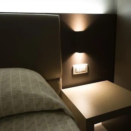 Aaron Hotel 3*