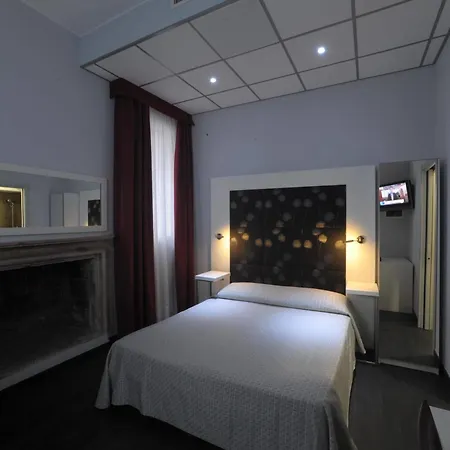 Hotel Aaron 3*